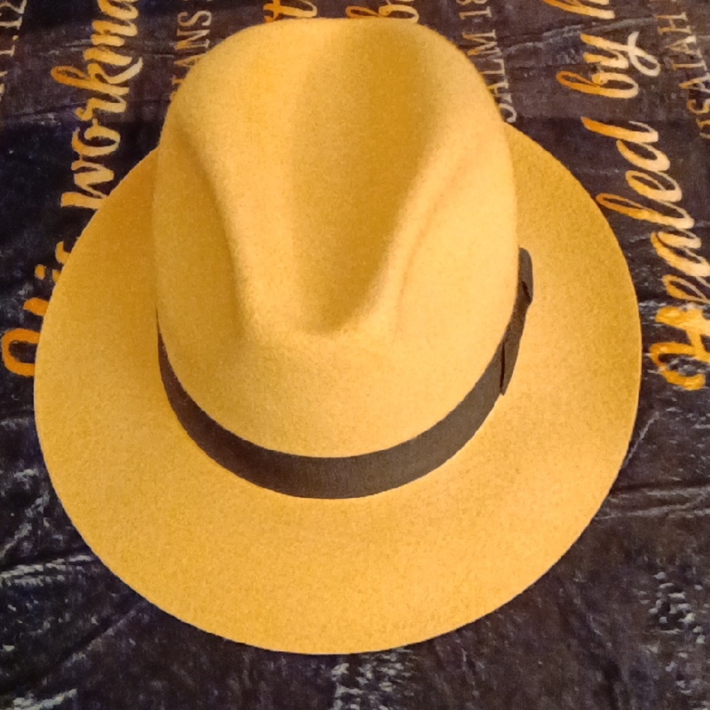 Disney Yellow and Black Dick Tracy Hat
